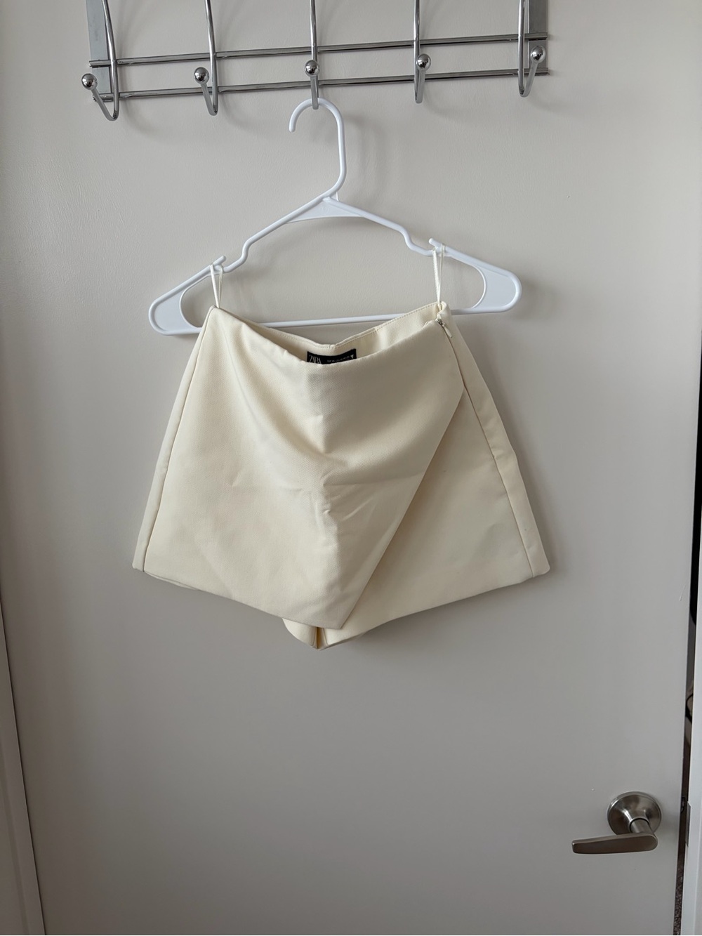Zara XS Cream Wrap-Front Women’s Shorts